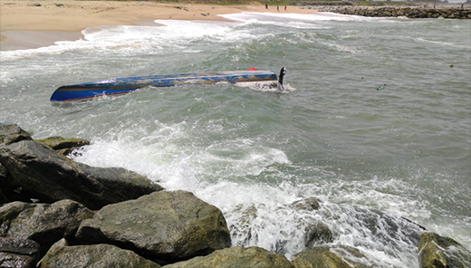 Boat capsizes